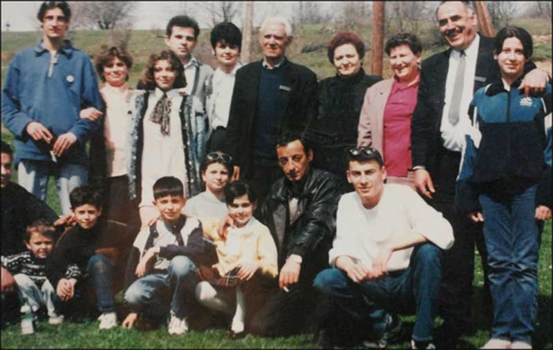 Ђорђе Мартиновић (у средини) на једној од последњих заједничких фотографија са породицом Фото: Вечерње новости