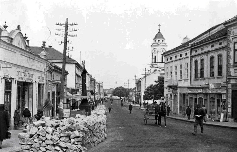 Смедерево, обнова града, зидићи од камених блокова долетелих са тврђаве, 1943. Фото: Историјска збирка Музеја у Смедереву