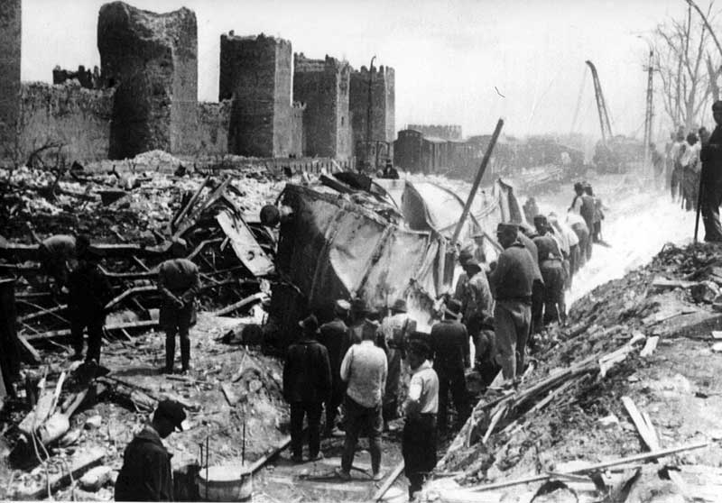 Смедерево, расчишћавање пруге и железничке станице, 1941. Фото: Историјска збирка Музеја у Смедереву