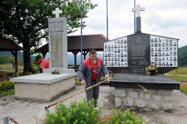 Залазје: Споменици српским жртвама у Другом светском и последњем рату Фото: Вечерње новости
