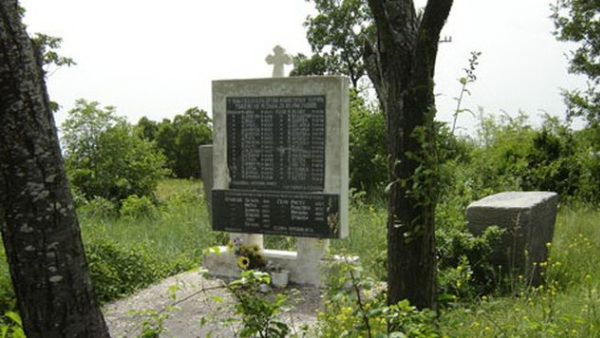 Љубљеница: Споменик Србима страдалим у хрватском погрому на Велику Госпојину 1941.год. Фото: Срна