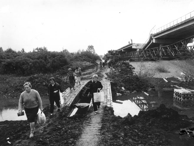 Мост спаса на Сави, Градишка 1/2. 5. 1995. године Фото: Архива 