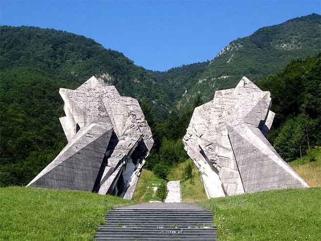 Споменик на Тјентишту, кањон Сутјеске Фото: РТРС