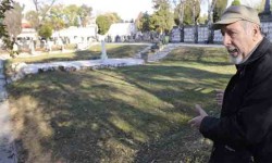 Гробница и споменик Србима умореним у логору Земун, Сајмиште, на Јеврејском гробљу на Гардошу Фото: Вечерње новости