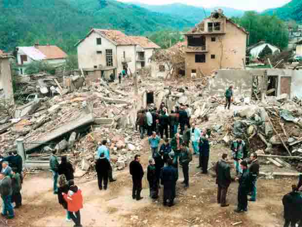 Сурдулица, НАТО разарање 1999. Фото: Восток