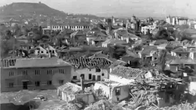 Панорама Лесковца после бомбардовања Фото: Народни музеј Лесковца, Политика 