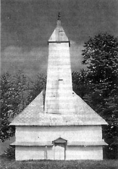 Црква Успења Пресвете Богородице (1709) у Доњој Раштеници, под заштитом УНЕСКО, уништена у новембру 1991. године  Фото: Јадовно 1941.