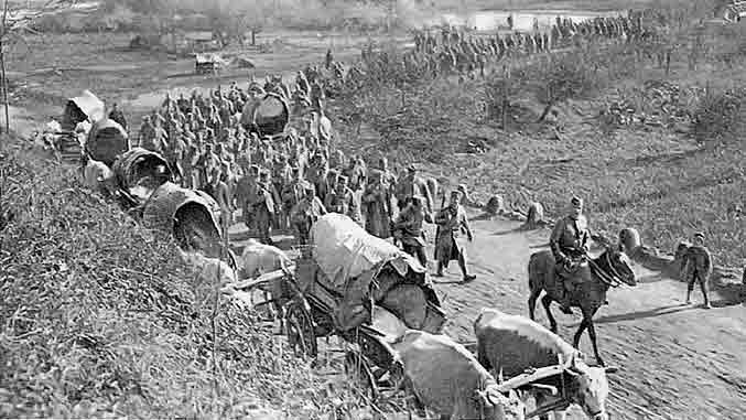 Одступање српске војске на Морави 1915. године Фото: Политика, Архив Ужица