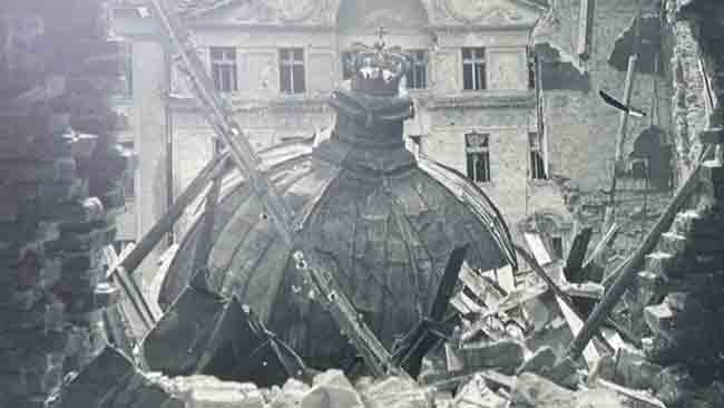 Купола Двора после бомбардовања 6. априла 1941. године Фото: Архива