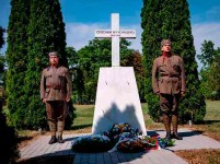 Српско војничко гробље у Великом Међеру, полагање венаца Фото: СПЦ, Вести