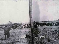 Логор у Јарку на ливади Фото: Дистрикт.рс, Изложба фотографија „Крвави марш 1941-2021.“