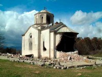 Црква Светог Илије у Подујеву, Косово и Метохија, Србија. Уништена од стране косовских Албанаца за време мартовског погрома 2004. Фото: JovanStojan, Flickr