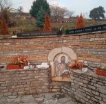Велика Хоча: Оскрнављен споменик ликвидираним Србима, новембар 2021. Фото: Вечерње новости