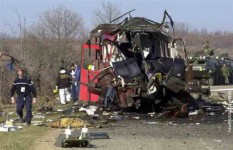Напад на аутобус „Ниш-експреса“ код Ливадица, Подујево, 2001. Фото: Архива