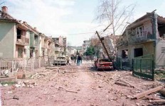 Алексинаџ после НАТОО бомбардовања 5. априла 1999. године Фото: Фонет, архива