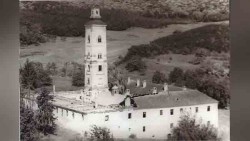 Изглед манастира 1946. године Фото: Политика из књиге о В. Ремети
