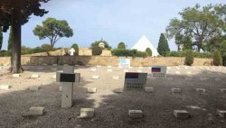 Српски гробови на војном гробљу у Сен Мандријеу, Тулон, из Првог светског рата Фото: Ј.С, Вечерње новости