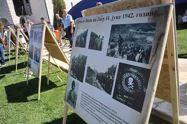 Изложба фотографија и архивских докумената „Ликови гатачких Равногораца“, аутора Милана Никчевића, реализована уз благослов и подршку Црквене општине Гацко. Фото: Општина Гацко