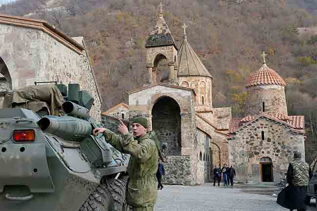 Руске мировне снаге чувају јерменски манастир Дадиванк из 12. века на територији Арцаха / Нагорно-Карабаха, 15. новембар 2020.Foto: Standard.rs, Reuters