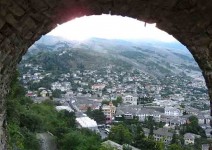 Ђирокастра (Сребреница/Сребренац): Поглед на град са тврђаве