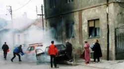 Ниш, Шуматовачка улица, 7. маја 1999. године, експлозија касетних бомби Фото: Политика, Комисија за процену штете од агресије НАТО алијансе на Ниш, архива градске општине Ниш