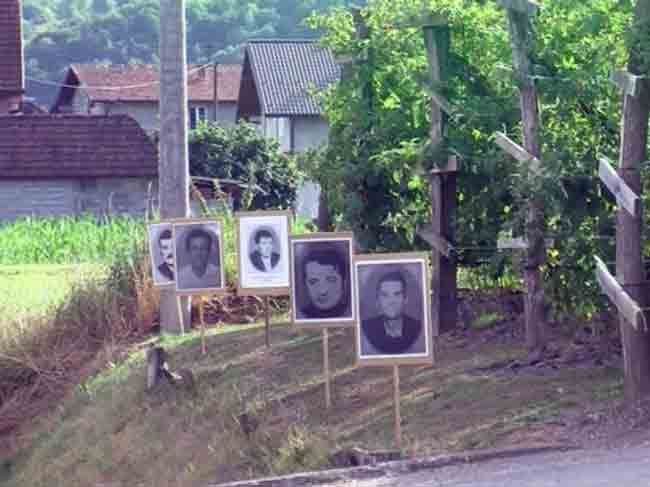 фотографије убијених Срба средњег Подриња Фото: РТРС фотографије убијених Срба средњег Подриња Фото: РТРС