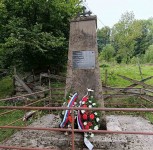 Подгорија код Мркоњић Града стратише Срба из Доње и Горње Подгорије масакрираних септембра 1941. године, споменик у засеоку Анђелићи Фото: СРНА