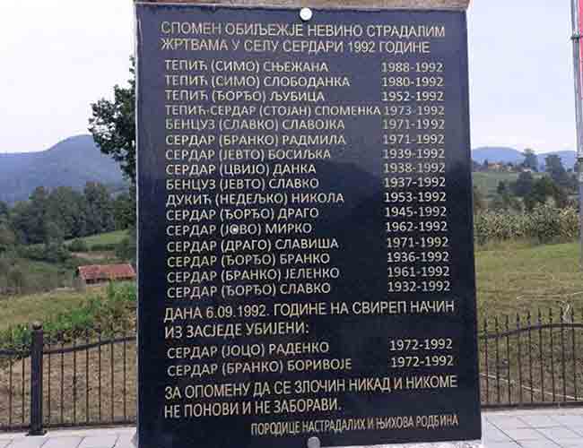 Спомен-табла са именима убијених Срба 17. септембра 1992. године Фото: СРНА