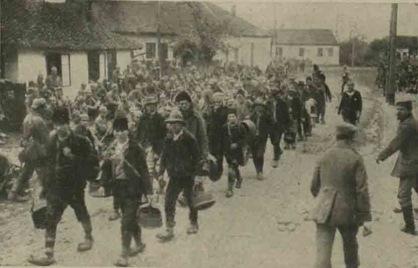 Из сеоба галипољских Срба, око 1920, године Фото:  Вечерње новости, Борис Субашић, приватна анрхива