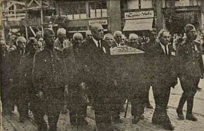 Софија: Исппраћај з. остатака Г. Делчева октобра 1946. Фото: Wikimedia Commons, GStojanov CC BY-SA 4.0 Софија: Исппраћај з. остатака Г. Делчева октобра 1946. Фото: Wikimedia Commons, GStojanov CC BY-SA 4.0