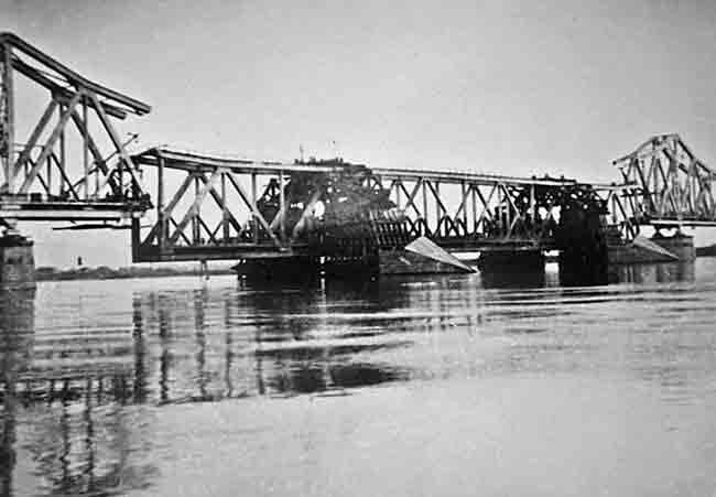 Шабац: Стари железнички мост, разрушен у немачком повлачењу октобра 1944. године Фото: SabacReporter.com