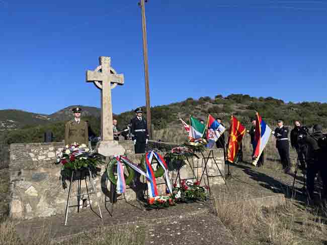Помен војницима Десете ирске дивизије погинулим у одбрани Краљевине Србије од Бугарске, децембра 1915. године Фото: Глас Српске, Танјуг Помен војницима Десете ирске дивизије погинулим у одбрани Краљевине Србије од Бугарске, децембра 1915. године Фото: Глас Српске, Танјуг