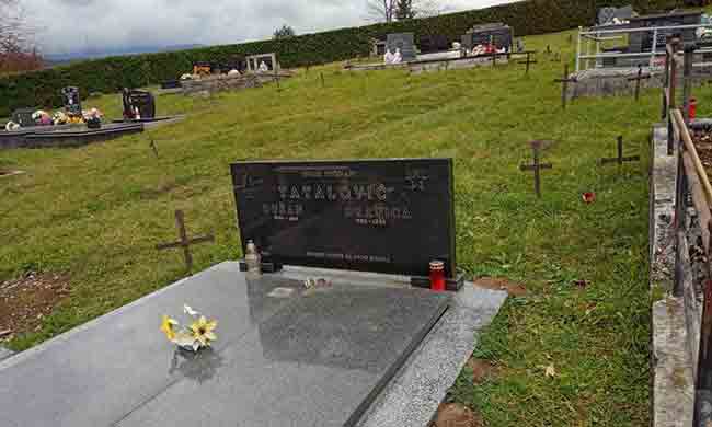 Гробље у с. Љубошина (Врбовско) пре уклањања православних крстова Фото: Новости Портал, Епархија Горњокарловачка