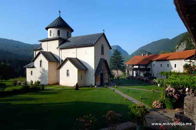 Манастир Морача (1252), задужбина Стефана Немањића, унука Стефана Немање. Манастирска црква посвећена Успењу Пресвете Богородице Фото: Митрополија.ме Манастир Морача (1252), задужбина Стефана Немањића, унука Стефана Немање. Манастирска црква посвећена Успењу Пресвете Богородице Фото: Митрополија.ме