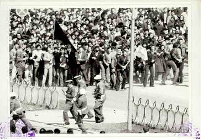 Шиптарске демонстрације у Приштини марта 1981. године Фото: Kosovo Online printscreen, screenshot Шиптарске демонстрације у Приштини марта 1981. године Фото: Kosovo Online printscreen, screenshot