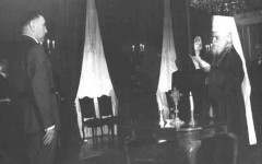 Гермоген Максимов полаже заклетву Анти Павелићу, јун 1942. године Фото: Музеј револуције народа Југославије, Бр. 6286, Znaci.org