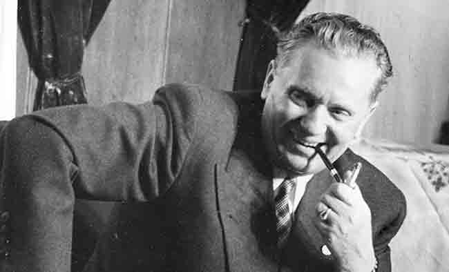 Ј. Б. Тито (?-1980) Фото: Званични портрет, Дирекција за информације ФНРЈ, 1950, Стеван Крагујевић по одобрењу породице, Wikipedia Commons CC-BY-SA-3.0-RS