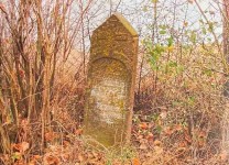 „Стани брате није мрак и прочитај овај знак“: Шта нам кроз векове ’поручују‘ споменици без гробова, крајпуташи у Шумадији Фото: Danas, Завод за заштиту споменика културе Крагујевац