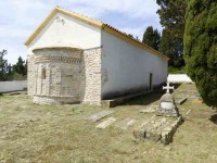 Отони: Црква Агија Параскеви, порта и гроб у ком су 1917. сахрањена петорица Срба Фото: Вечерње новости, Мирко Дрманац приватна архива