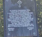 Спомен-табла Србима убијеним у немачко-хрватској операцији Трио марта-маја 1942. године у селу Жлијебац (Подриње) Фото: Искра, Удружење „Мост“